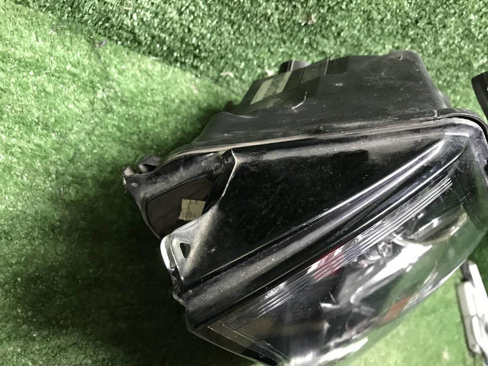 Фара левая LR Discovery Sport (2014-2019) ксенон
