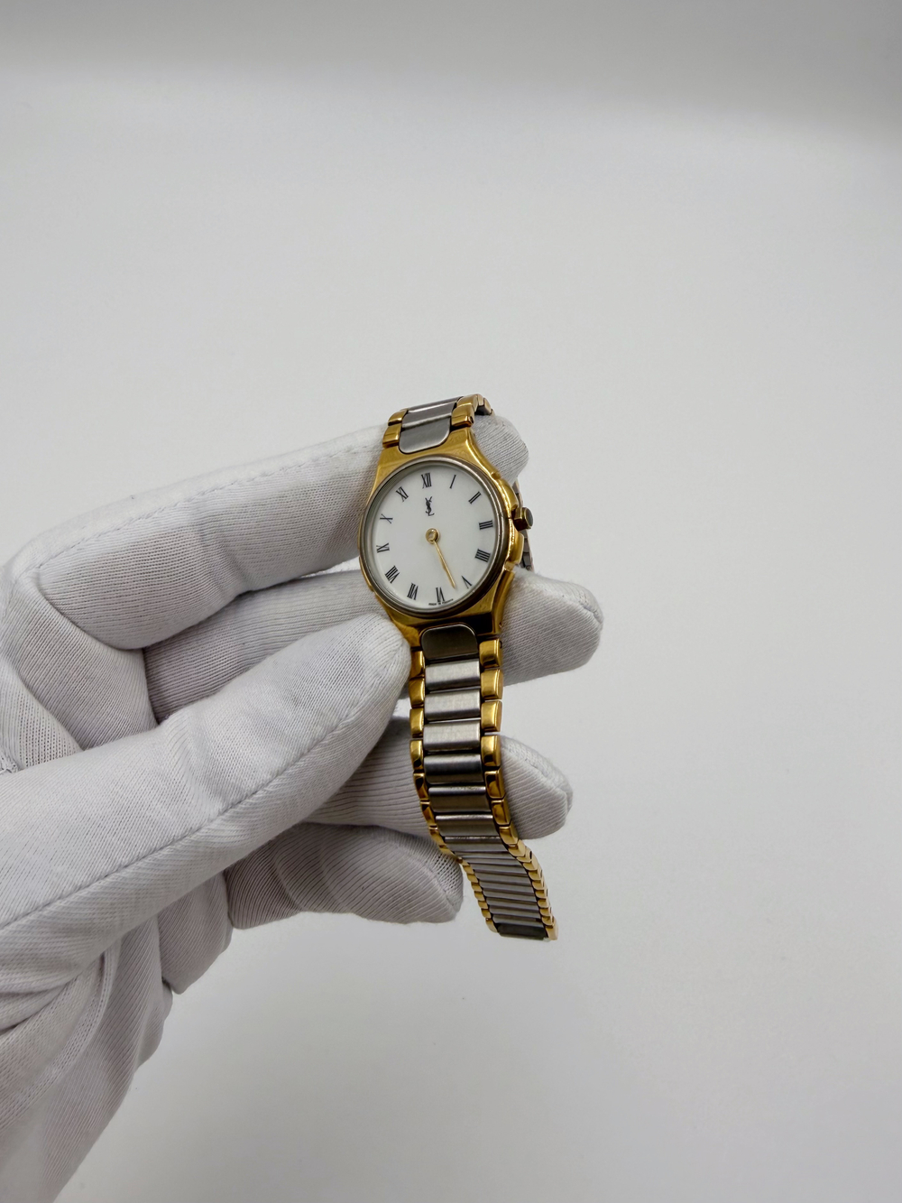 Часы Yves Saint Laurent