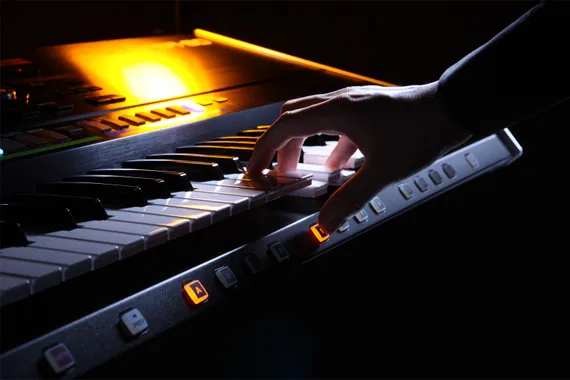 ROLAND JUPITER-80