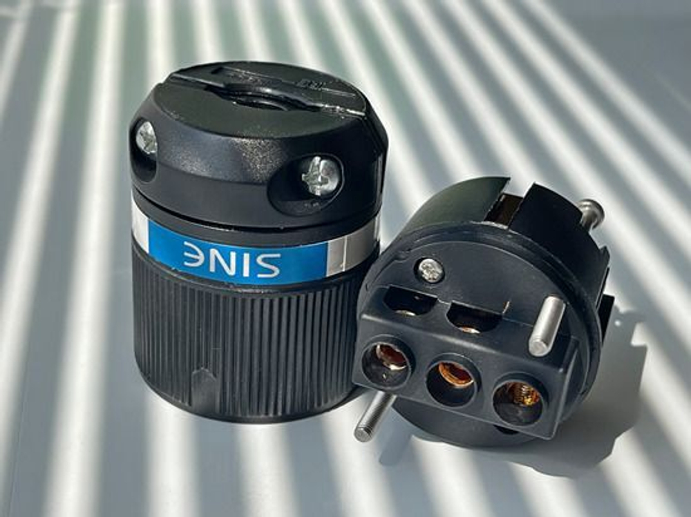 Коннектор SINE M15G EU Schuko Black