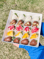Клубника в бельгийском шоколаде Яркий микс , 20-25 шт