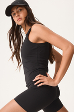 Спортивный топ без рукавов Slim Fit SoftMove™ - H&M