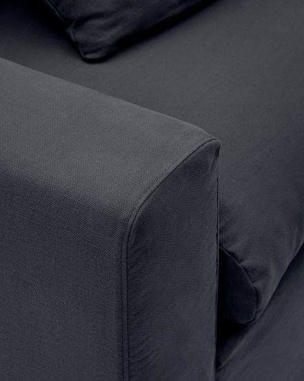 A cover designed to keep your Nora sofa in rand-new condition. Made from linen and cotton fabric, i