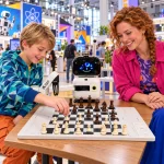Робот-шахматист Chess — подарок мужчине и руководителю