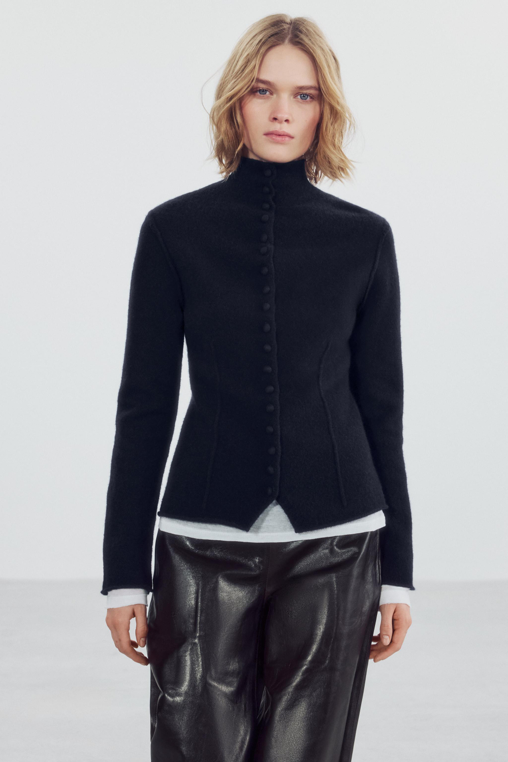 ПРИТАЛЕННЫЙ ЖАКЕТ ИЗ 100% ШЕРСТИ — ZARA