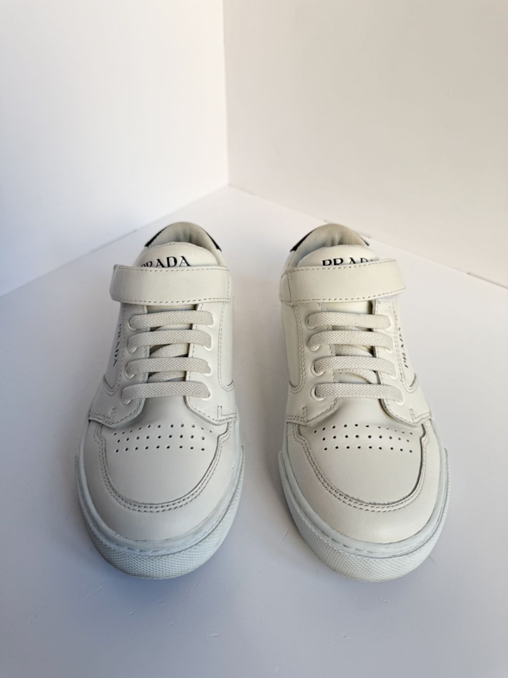 Кожаные кеды Prada, 33