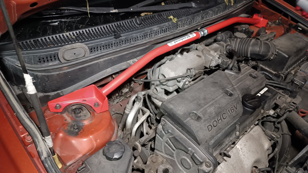 Распорка передних стоек (регулируемая) Hyundai Verna 3, Kia Rio 2