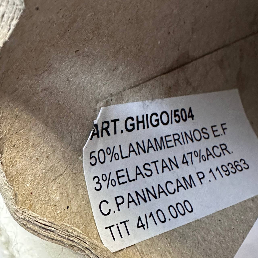 CHIGO - LAGOPOLANE; 50% меринос, 47% акрил, 3% эластан; 250м/100гр; col.119363 Pannacam P, цвет: Белый кремовый; S502