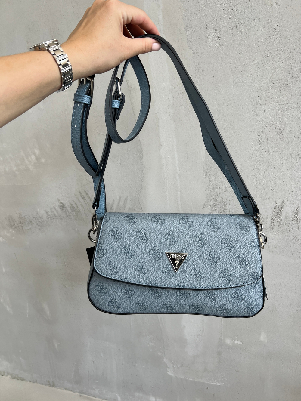 Сумка GUESS