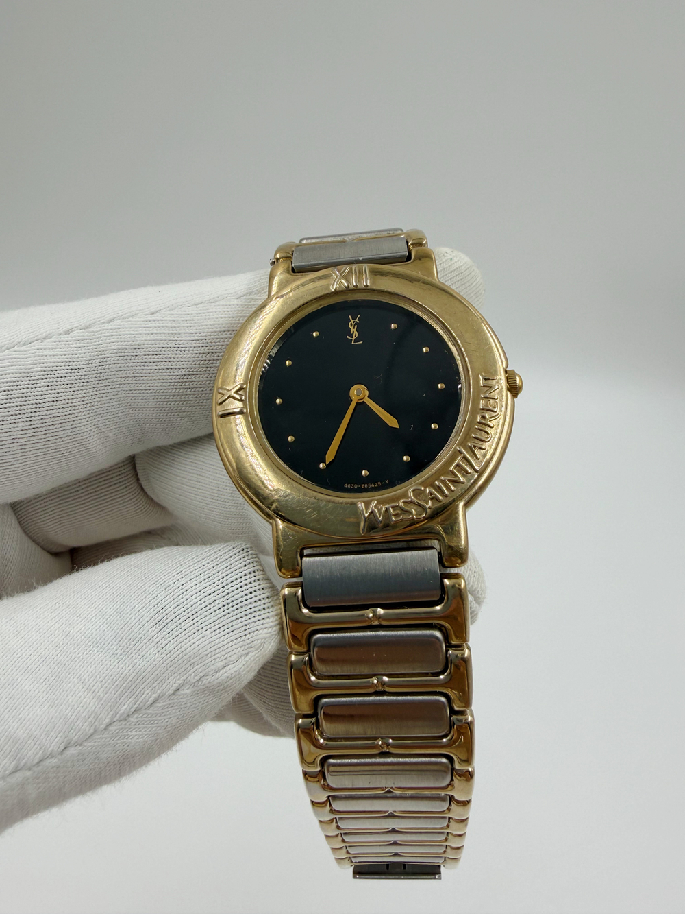 Часы Yves Saint Laurent