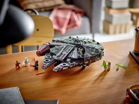 Конструктор LEGO Star Wars 75389 Темный сокол