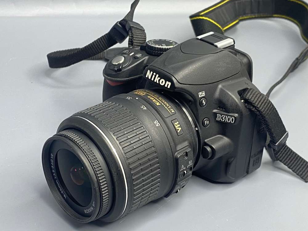 Nikon D3100 Kit 18–55mm f/3.5–5.6G VR