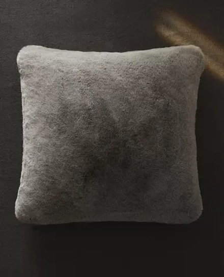 ZARA HOME НАВОЛОЧКА ДЛЯ ДЕКОРАТИВНОЙ ПОДУШКИ ИЗ ИСКУССТВЕННОГО МЕХА, СЕРЫЙ