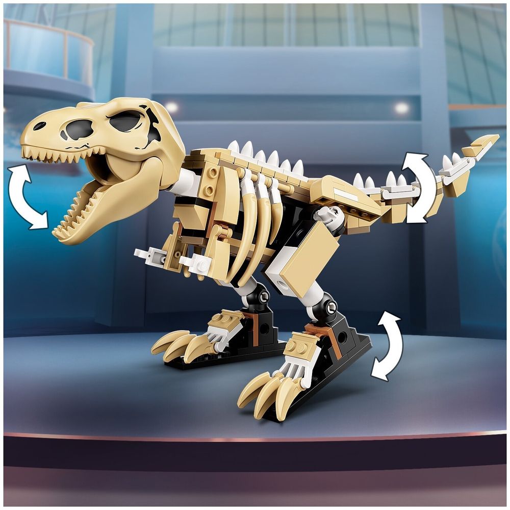 Конструктор LEGO Jurassic World 76940 Скелет тираннозавра на выставке