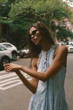 МИНИ-ПЛАТЬЕ С ХАЛТЕРОМ И ЦВЕТОЧНЫМ ПРИНТОМ — ZARA
