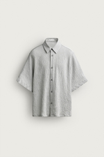 РУБАШКА RELAXED FIT ИЗ СТРУЯЩЕЙСЯ ТКАНИ С ФАКТУРОЙ — ZARA