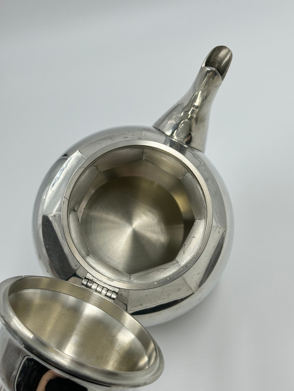 Чайник Royal Selangor