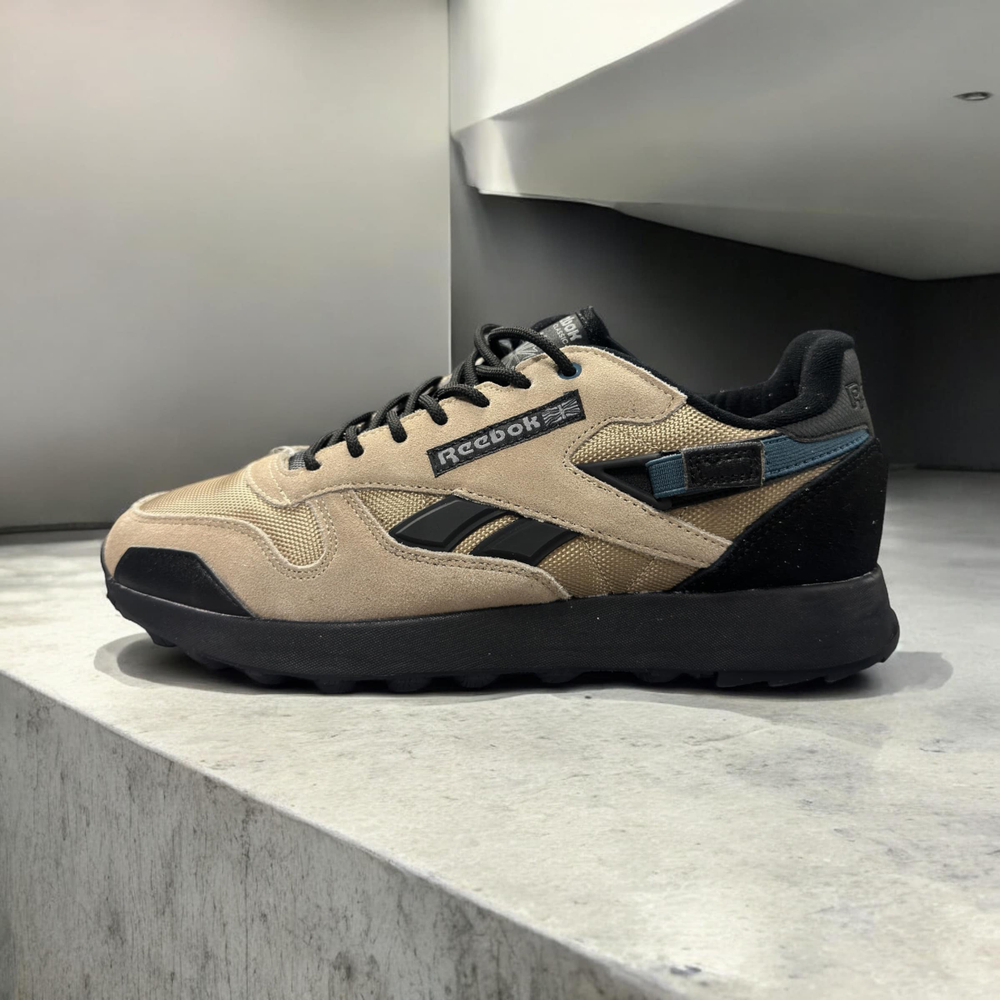 Reebok Classic Leather • Beige