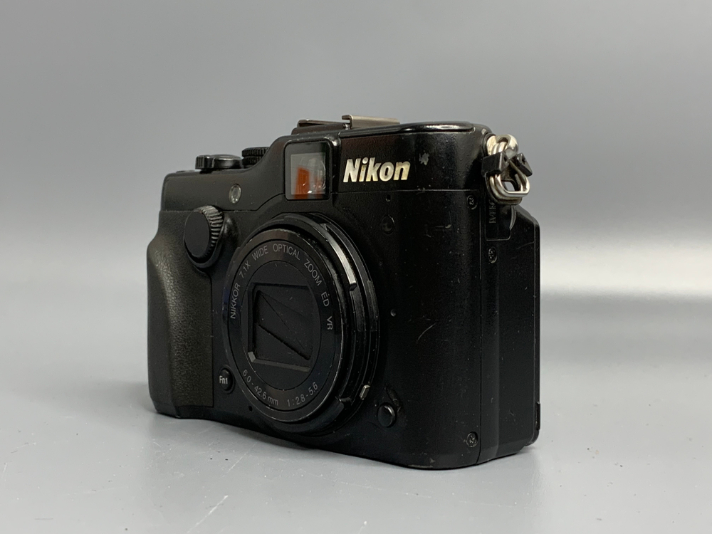 Nikon P7100 Не включается