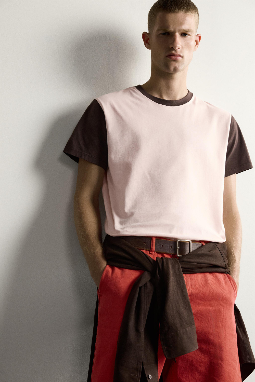 ФУТБОЛКА КЛАССИЧЕСКОГО КРОЯ В СТИЛЕ КОЛОР-БЛОК — ZARA