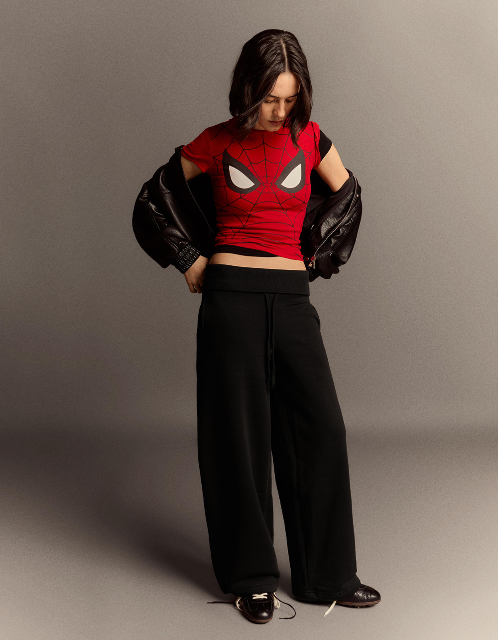 Женская приталенная футболка SPIDER-MAN - BERSHKA