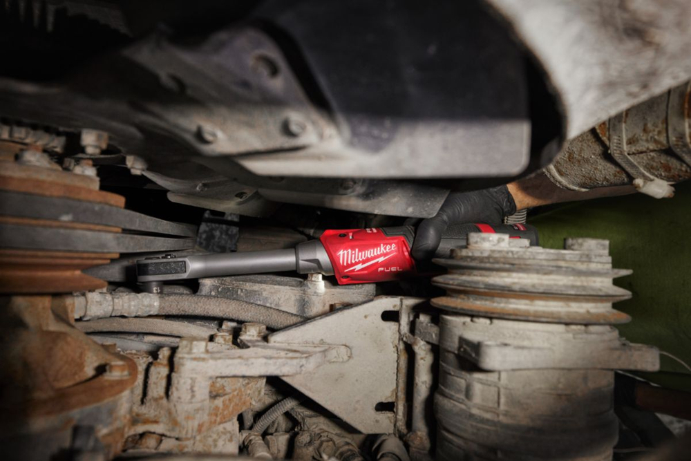 Аккумуляторная трещотка Milwaukee M12 FPTR-202X FUEL сквозная INSIDER 4933480754