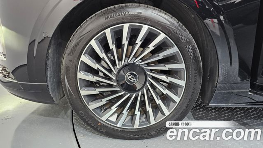 Hyundai Grandeur Calligraphy — 2025