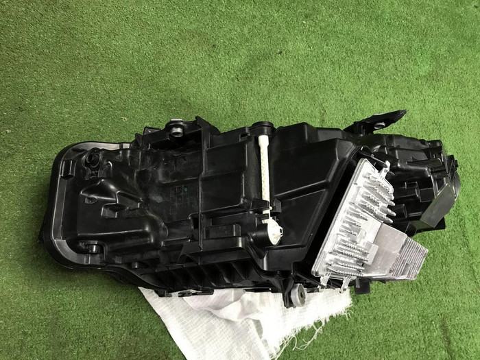 Фара правая BMW 3er G20 (2022-н.в.) LED (В сборе)