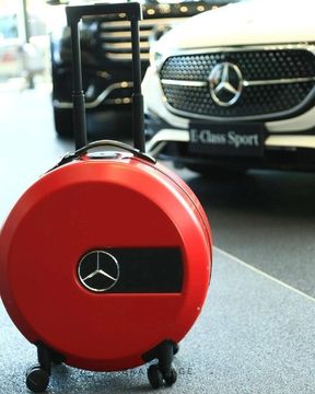 Чемодан красный от Mercedes-Benz G-Class BP5-236671