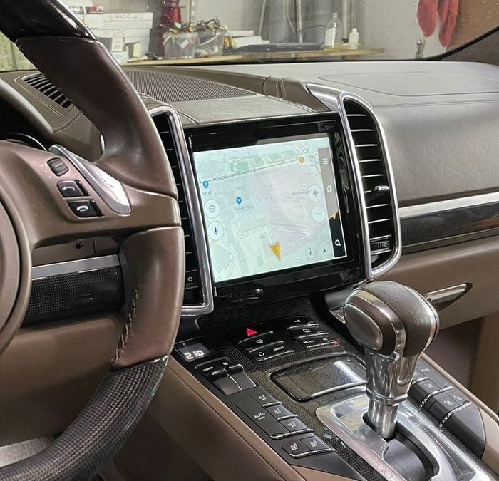 Магнитола для Porsche Cayenne 958 2010-2016 - Parafar PF955M4/64 монитор 8.4" на Android 11, SIM-слот