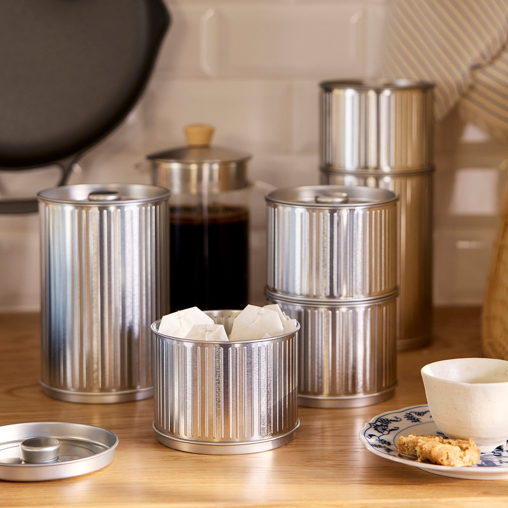 IKEA BETTHAJ  (ИКЕА БЕТТХАЙ)  -  Банка с крышкой - для кофе/чая, серебристая, 1,3 л