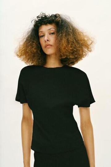 ZARA ТОП С ВЫРЕЗОМ И КОРОТКИМИ РУКАВАМИ, ЧЕРНЫЙ