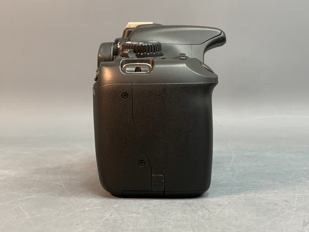 Canon EOS 1100D kit EF-S 18-55mm 3.5-5.6 ll 30 кадров