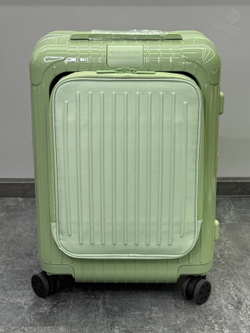 Чемодан Rimowa Essential Sleeve Cabin с карманом для ноутбука