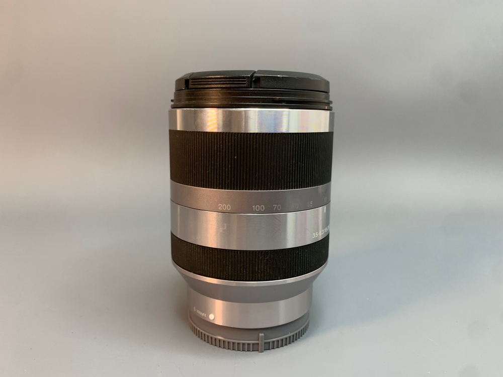 Sony E 18-200mm 3.5-6.3 OSS внутри грибок