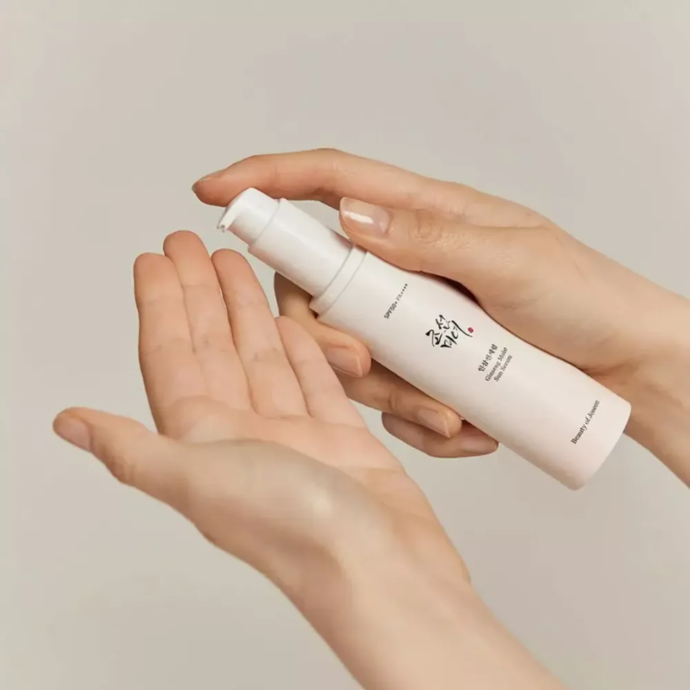 BEAUTY OF JOSEON Увлажняющая солнцезащитная сыворотка с женьшенем Ginseng Moist Sun Serum (SPF50+ PA++++) 50 мл. (срок годности до 02.05.2026) картонная упаковка немного потеряла цвет.