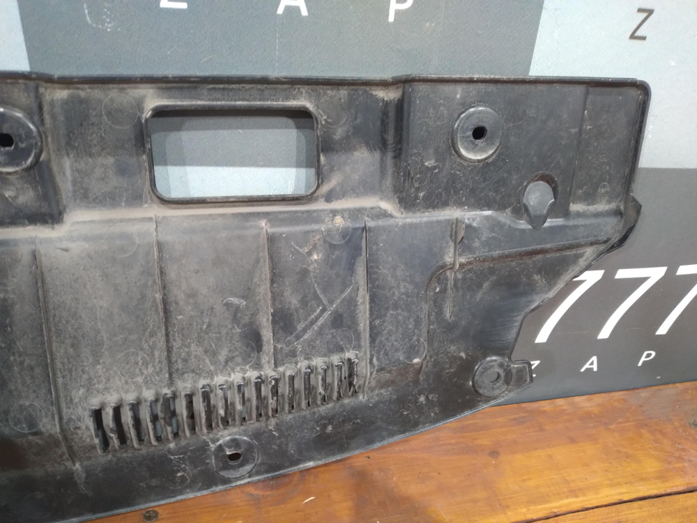 Кожух замка капота Mitsubishi Outlander 3  Б/У Оригинал 7450a753