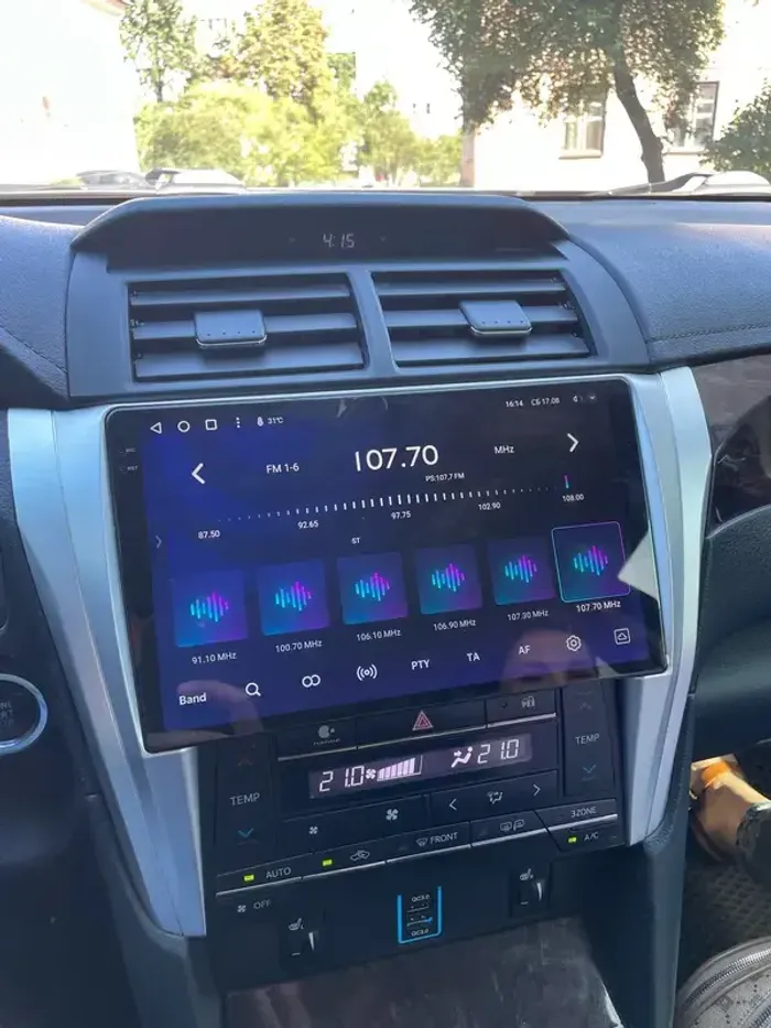 Магнитола для Toyota Camry 2014-2018 - Parafar PF466U2K на Android 13, Быстрая, QLED+2K, CarPlay, 4G SIM-слот