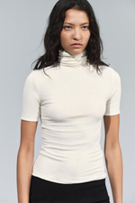 ФУТБОЛКА С КОРОТКИМИ РУКАВАМИ — ZARA