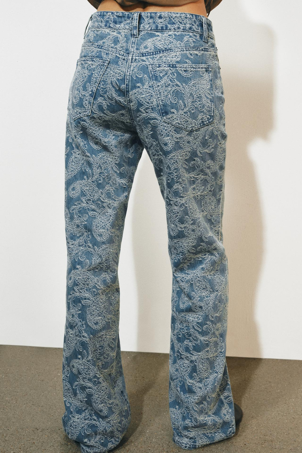 ZARA ДЖИНСЫ FLARE С ВЫСОКОЙ ПОСАДКОЙ И ЖАККАРДОМ — ZW COLLECTION, СИНИЙ