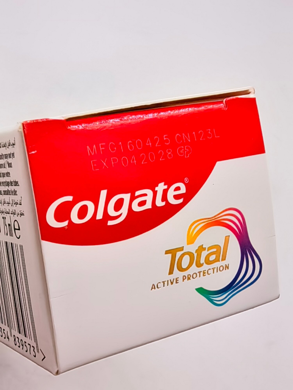 Зубная паста Colgate  Total  Clean Mint отбеливающая для чувствительных зубов, 75 мл