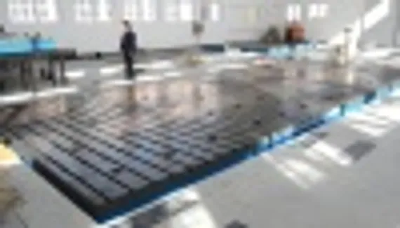 Чугунная плита с продольными Т-образными пазами