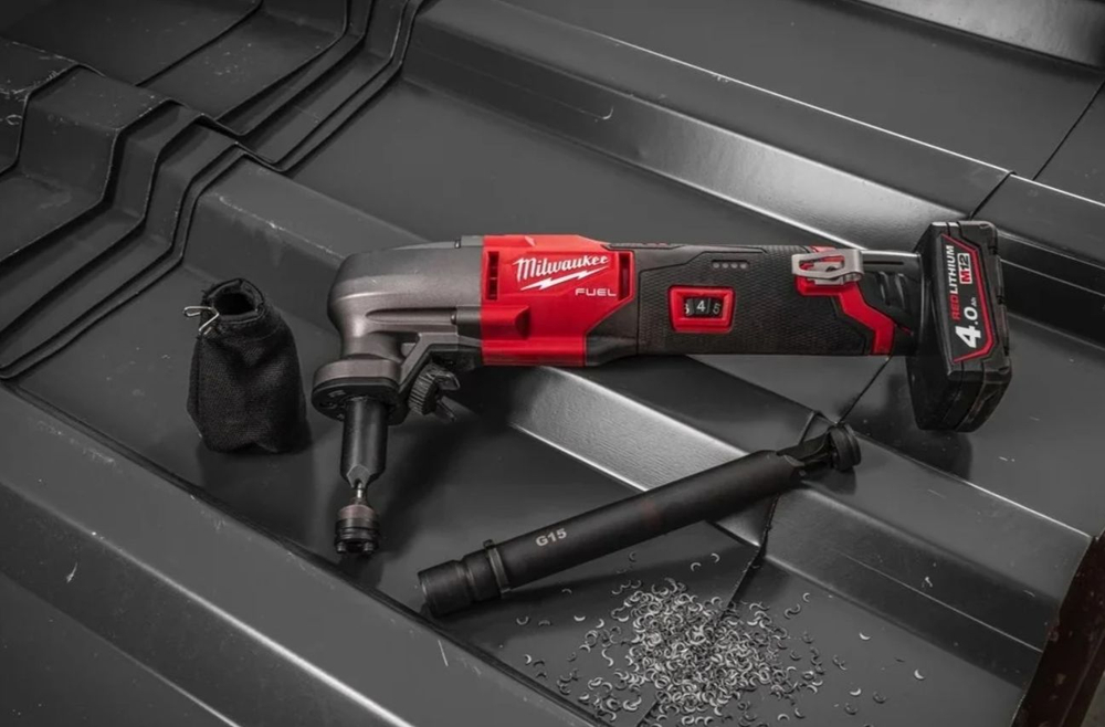Аккумуляторные ножницы по металлу Milwaukee FNB16-0 M12 4933479617