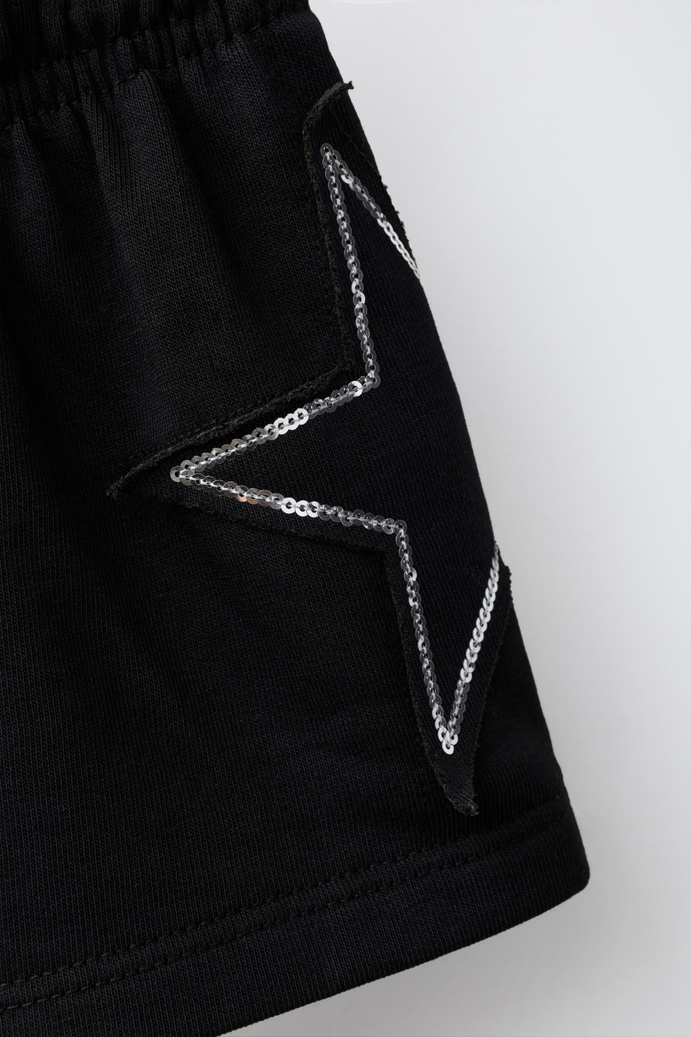 ZARA ШОРТЫ С НОМЕРОМ И ПАЙЕТКАМИ, ЧЕРНЫЙ