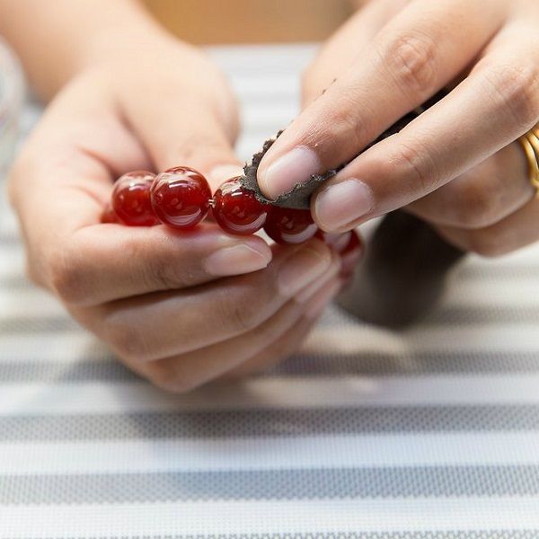 Как ухаживать за украшениями из янтаря? Наши советы Как ухаживать за украшениями из янтаря? Наши советы