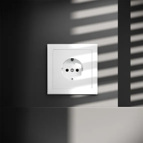 Розетка электрическая с заземлением Voltum S70 Белый матовый VLS040102