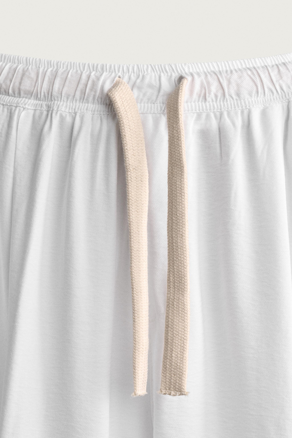 БРЮКИ RELAXED FIT ИЗ СТРУЯЩЕЙСЯ ТКАНИ — ZARA · 7446/306