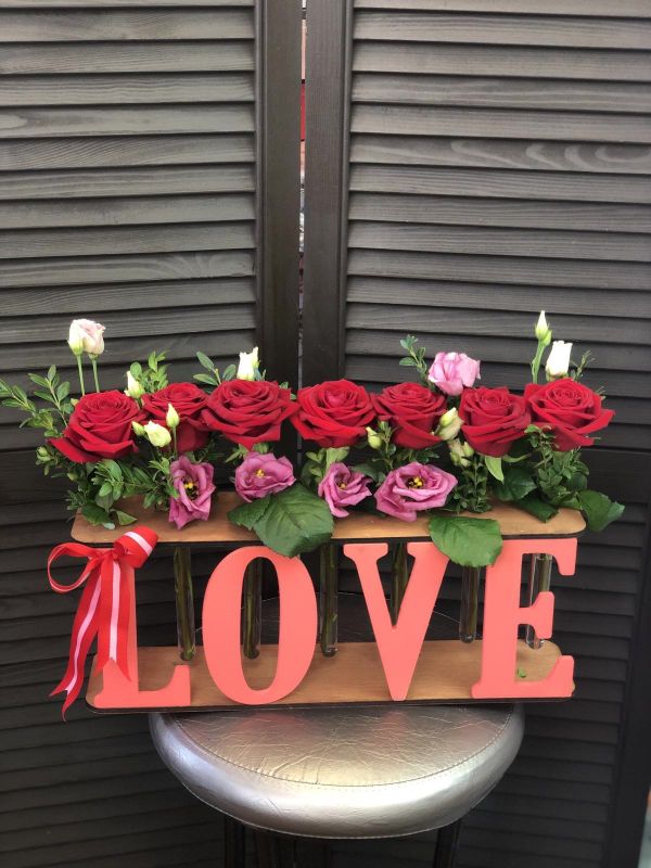 Розы в деревянной рамке "Love" #70345 Розы в деревянной рамке "Love" #70345