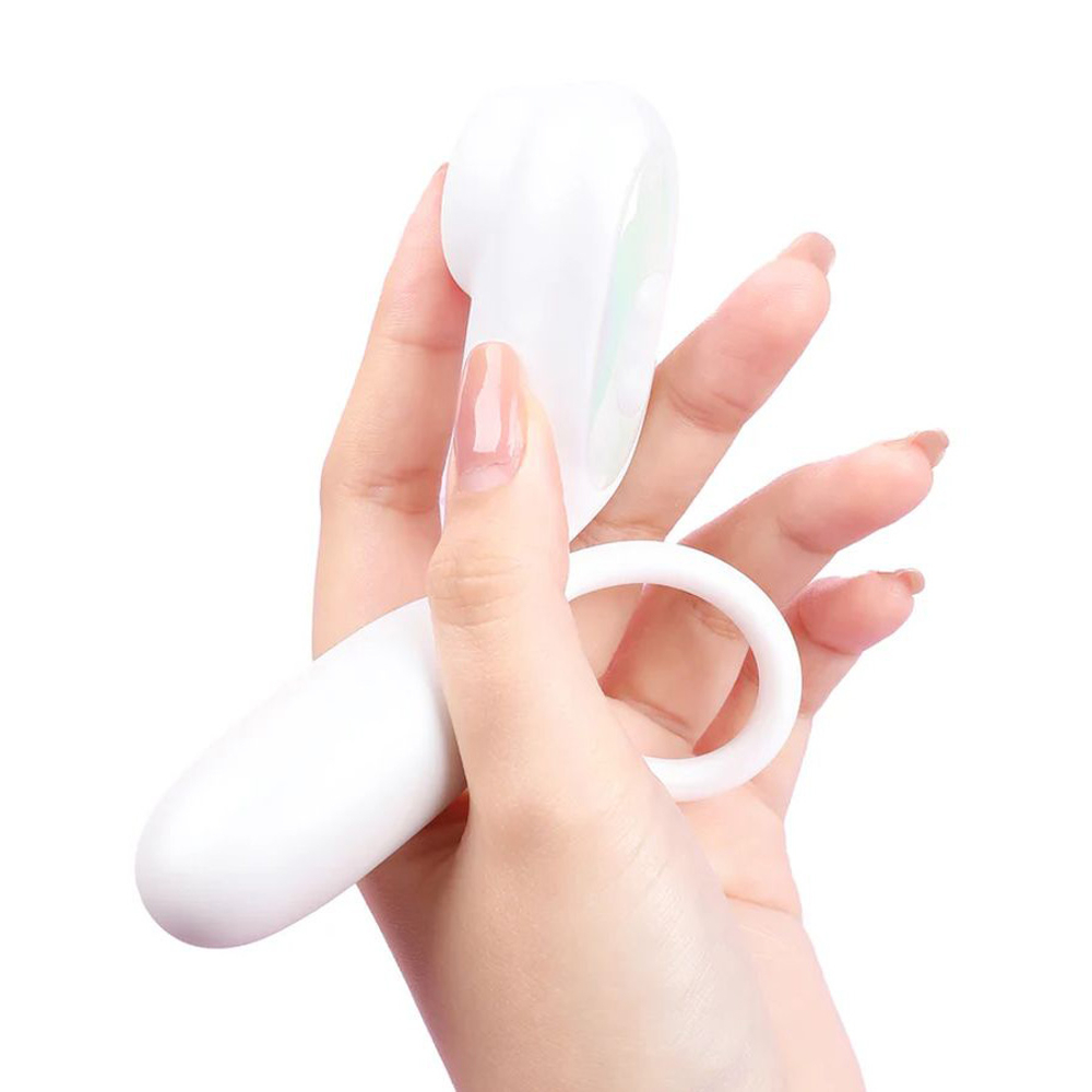 Белое виброяйцо + вакуумный стимулятор в кейсе BeYourLover Magic Suitcase App Controlled Suction & Vibrating Egg with Charging Case White
