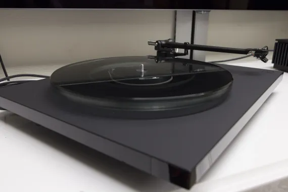 Rega Planar 6 Black